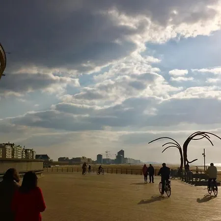 Apartamento Rustig Met Zeezicht Dicht Bij Het Centrum Ostende