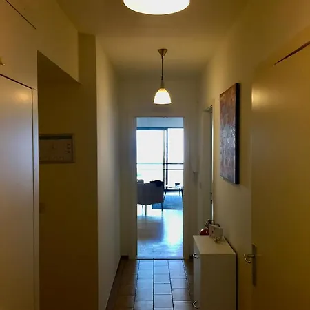 Apartment Rustig Met Zeezicht Dicht Bij Het Centrum