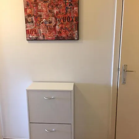 דירה Rustig Met Zeezicht Dicht Bij Het Centrum אוסטנדה