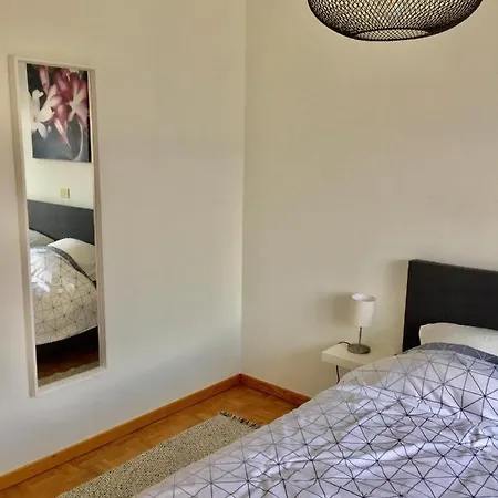 Rustig Met Zeezicht Dicht Bij Het Centrum Apartamento *